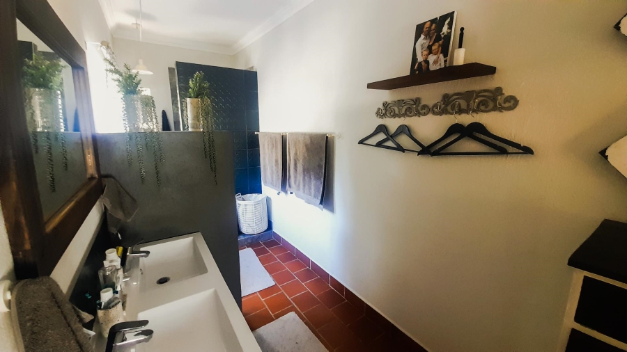 4 Bedroom Property for Sale in Kosmos North West